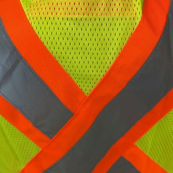 High-Visibility Safety Vest with Reflective Stripes. One size. - Picture 6 of 7